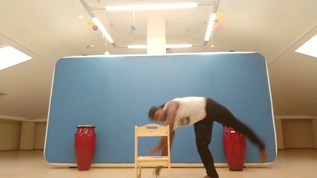 Melhor forma de aprende AÚ BATIDO ( Bico de Papagaio ) Mestre Pepeu Capoeira. смотреть онлайн