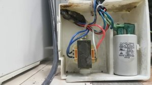 Холодильник Самсунг RL 33 не включается