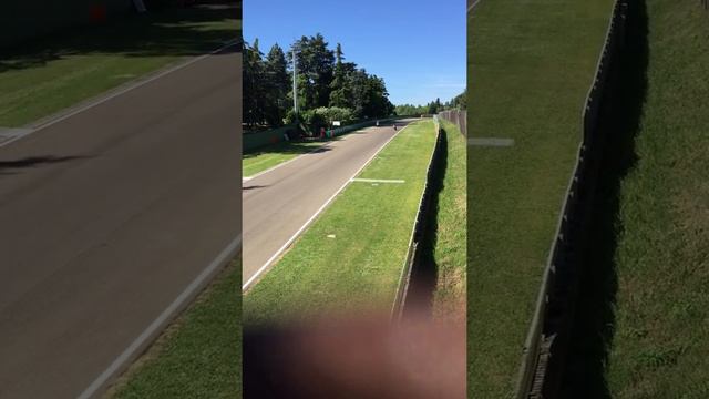 Gara SBK IMOLA 2017/Variante Alta-Rivazza смотреть онлайн
