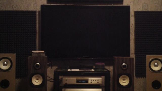 Играет акустика FOSTEX