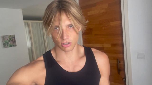 Male Model Full Day Of Eating + Workout Vlog смотреть онлайн