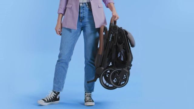 How to fold and unfold your Maxi-Cosi Soho pushchair смотреть онлайн