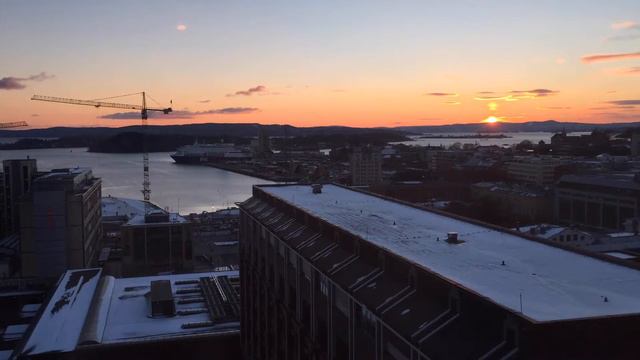 Sunset timelapse from Postgirybygget overlooking the Oslo Fjord смотреть онлайн