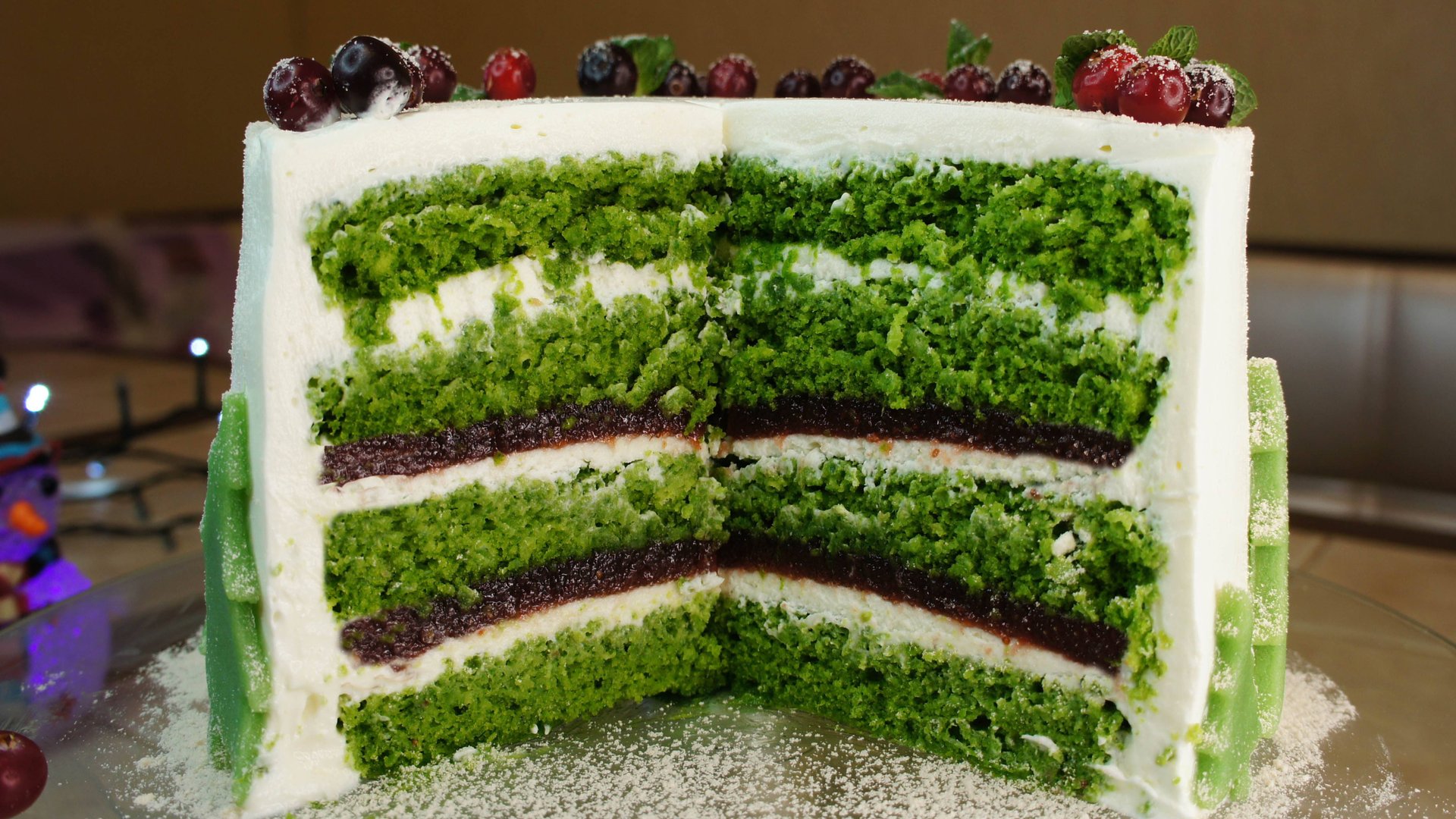 ШПИНАТНЫЙ ТОРТ💚РЕЦЕПТ ИЗУМРУДНОГО ТОРТА С КЛУБНИЧНЫМ КОНФИ ✧НОВОГОДНИЙ ТОРТ рецепт смотреть онлайн