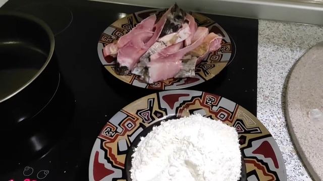 28 сентября 2020 г.Сметанный тортик и рыбка жареная))))) смотреть онлайн