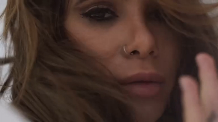 ПРЕМЬЕРА КЛИПА! AIZA - Запуталась vs. Daffy Prod. смотреть онлайн