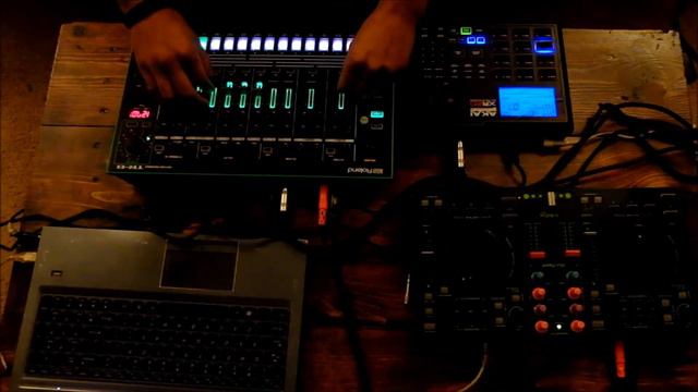 Roland Tr 8 Akai XR20 Deep Tech (Wooaalan Live) смотреть онлайн