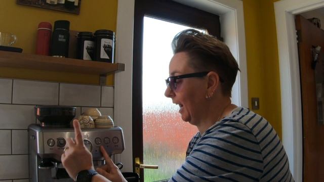 How to change the water temperature to dial in your espresso - Barista Express coffee Machine смотреть онлайн