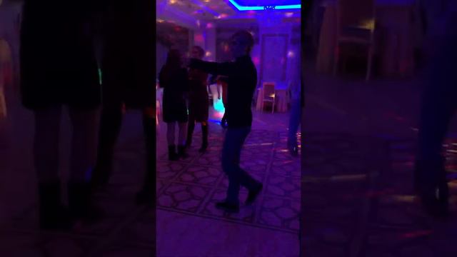 Даги в ресторане в Москве смотреть онлайн