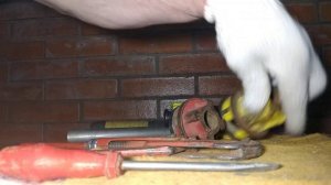 Как нарезать резьбу на короткой трубе.