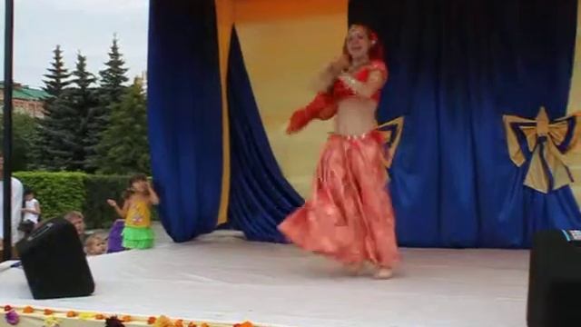 Ольга Зарецких Болливуд на празднике Радха Ятра в Йошкар-Оле смотреть онлайн