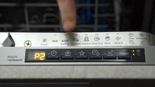 Встраиваемая узкая посудомоечная машина Electrolux AirDry ESL94585RO смотреть онлайн