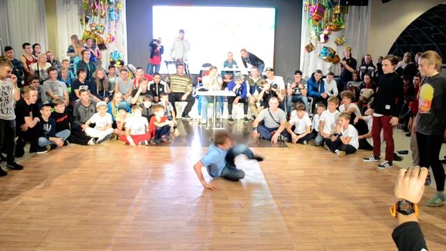 BATTLE - MUTANT CREW (Красноярск) VS SIX STEP CREW (Барабинск) OCTOBREAK 2015г. смотреть онлайн