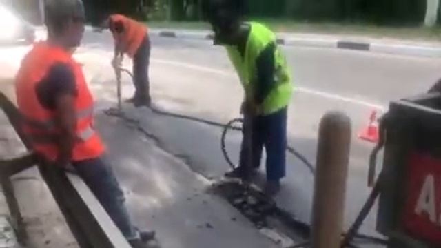 Аренда компрессора с отбойными молотками / Яхрома 8-926-706-14-35 kompressora-arenda.ru смотреть онлайн