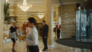 ТУТ ВСЕ: ОНА ПОД ПРИЦЕЛОМ ПОРТЬЕ И ЗАПУТАННАЯ ЗАГАДКА КОРОЛЕВСКОГО ВИЗИТА!  Отель последней надежды