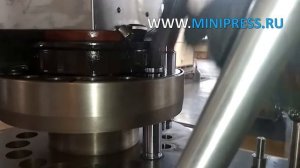 Роторный таблеточный пресс для прессования сырья в таблетки, конструкция