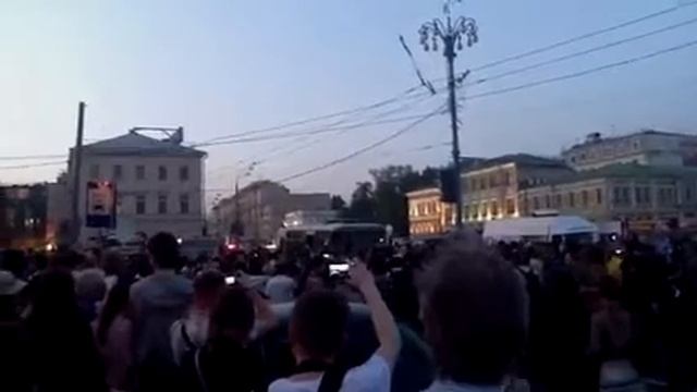Разгон митинга на Площади Восстания смотреть онлайн