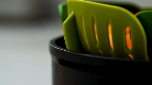 Вставка пароварка в каструлю Joseph Joseph Bloom смотреть онлайн