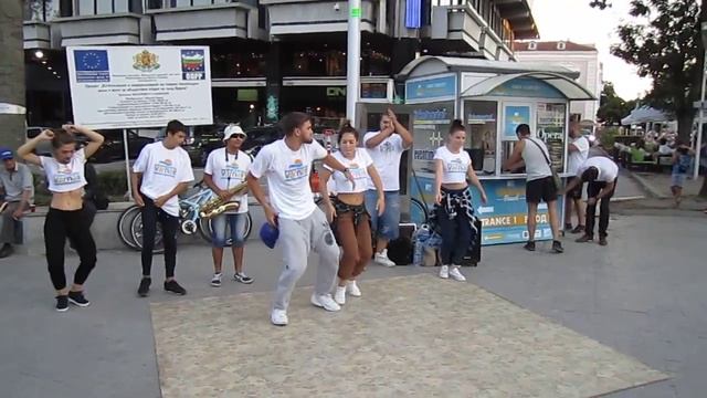 Varna street musicians and dancers 2017 (Bulgaria) смотреть онлайн