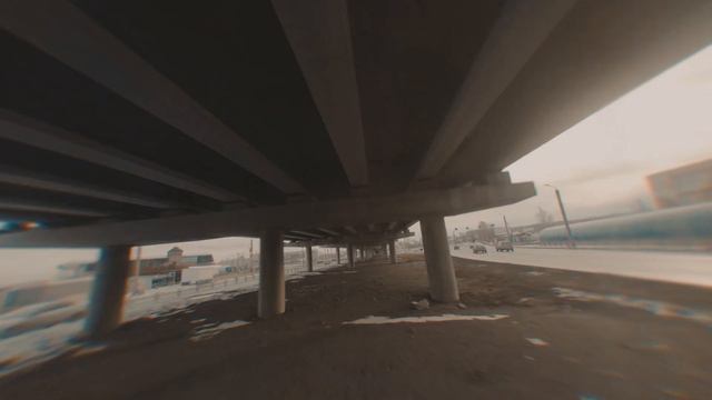 Требуется больше локаций летаю на гоночном квадрокоптере под мостом смотреть онлайн