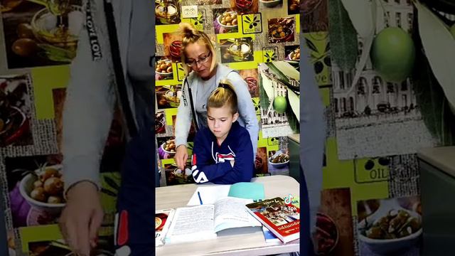 А Мама ещё Та штучка, зажигает, смотрите видео рекомендую всем,  подписывайтесь на канал