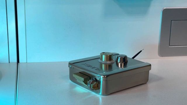 Как переключить электромеханический замок Slinex EL-02 в открытый режим или режим блокировки кнопки смотреть онлайн