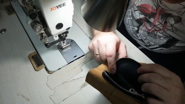 Работа с кожей. Кожаный чехол на молнии для автоключа своими руками. смотреть онлайн