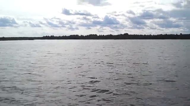 Глиссирование на движке 9,8 л.с. на легкой лодке. Ощущение полета. смотреть онлайн