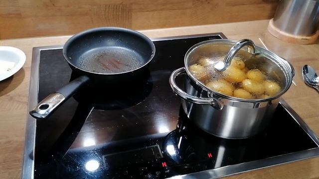 Самые сочные котлеты и отварной ароматный картофель смотреть онлайн