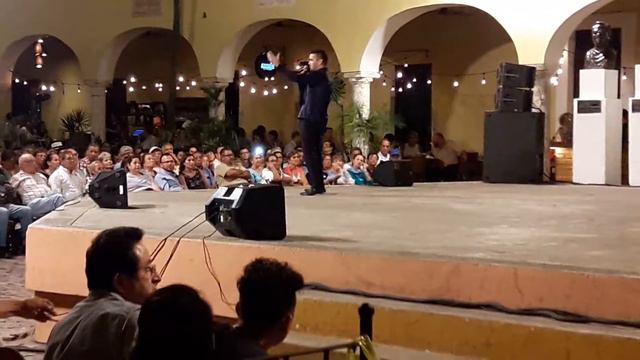 Actuación de Gianni Rivera en la tradicional serenata de Santa Lucía en Mérida la de yucatan.(2) смотреть онлайн