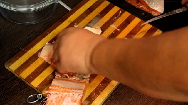 Как разделать форель, разделка форели. How to cut trout, cut trout. смотреть онлайн