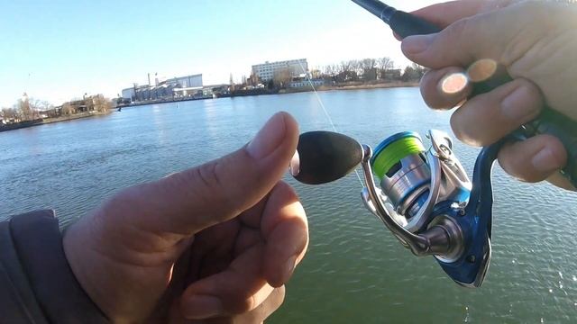 Клёв на каждом забросе. Со спиннингом по набережной Ростова на Дону зимой. смотреть онлайн