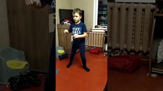 Каждому нужен человек смотреть онлайн