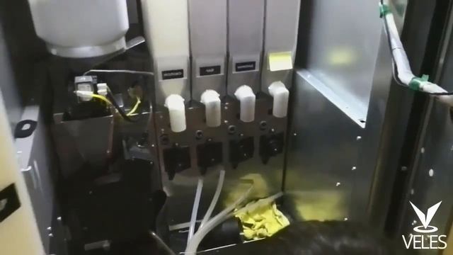 Обслуживание кофейного автомата Снятие воронок и кофейной группы смотреть онлайн