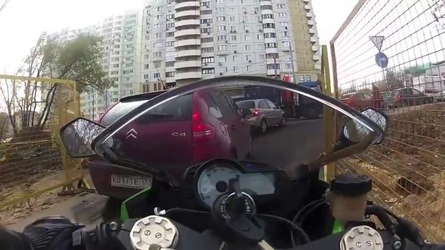 Типичный выезд из обычного двора смотреть онлайн