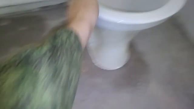 Чем приклеить унитаз к бетону? смотреть онлайн