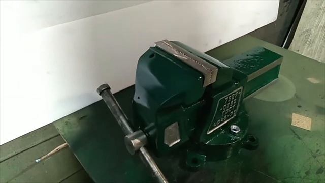 Слесарные тиски СССР. смотреть онлайн