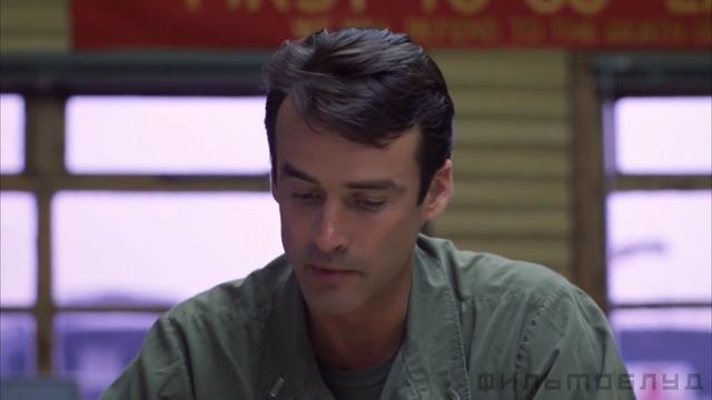 Вьетнамская девочка раздвинула ноги перед целой ротой смотреть онлайн