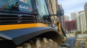 Полное техническое обслуживание экскаватора погрузчика MST 542s