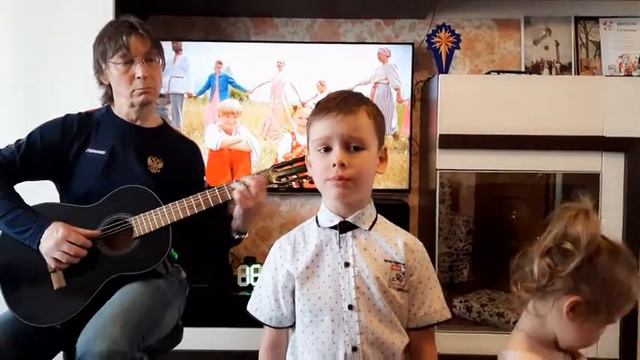 ХОРОШО - автор песни Михаил Яковлев, исп. Кузьминых Иван (вокал) и Кузьминых Андрей (гитара) смотреть онлайн