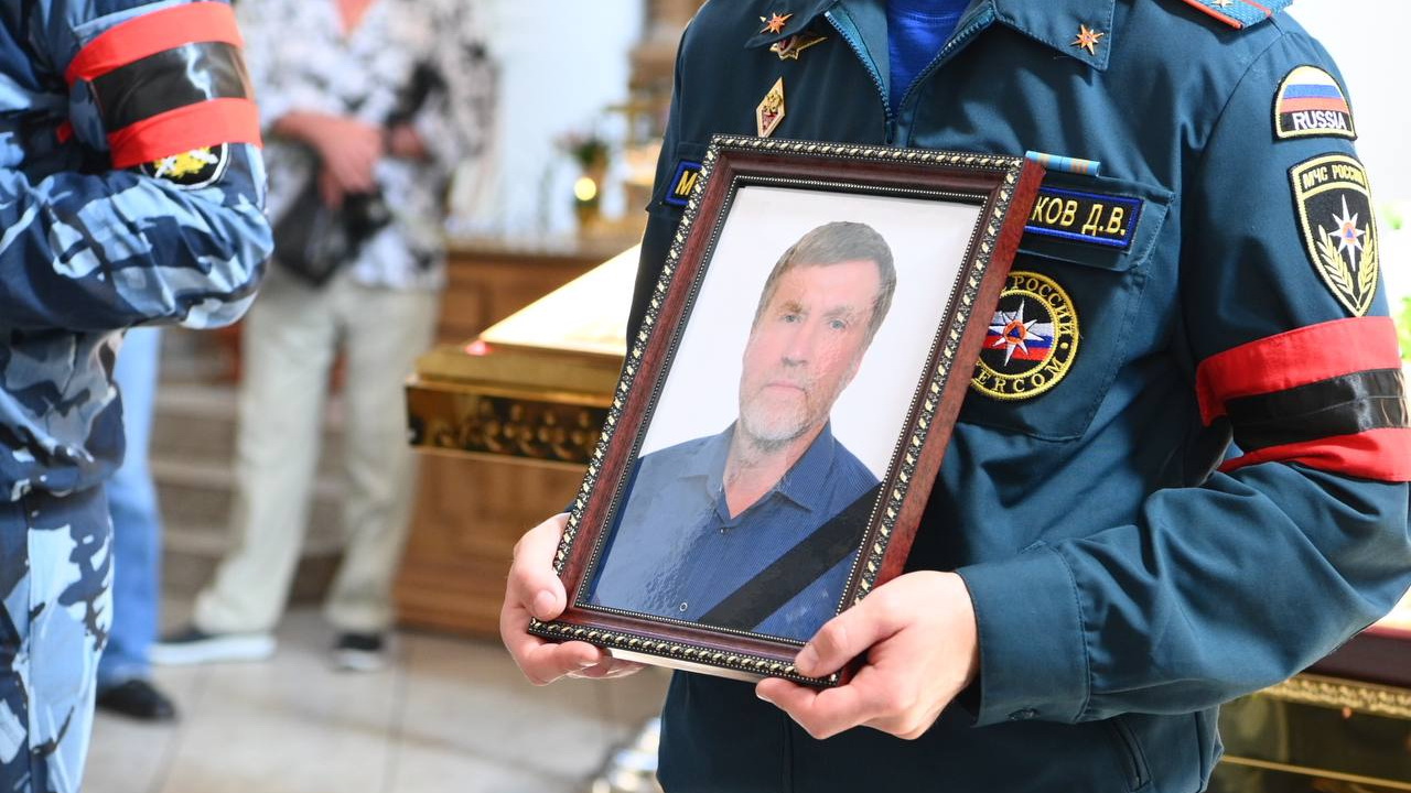 Владимир Уйба о прощании с Сергеем Артеевым, героически погибшим во время спецоперации на Украине смотреть онлайн