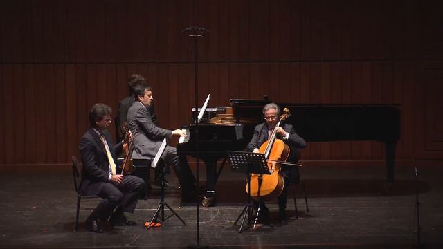 Trio Aeternus | Elegie - Arno Babajanian смотреть онлайн