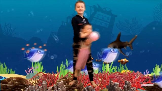 АКУЛЕНОК МАЛЫШ или BABY SHARK/Маленькая Лалика/Веселый танец для детей малышей смотреть онлайн