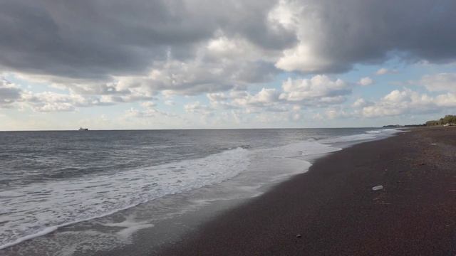 1hr Perissa Beach walk in Santorini island, Greece [4k 60fps] смотреть онлайн