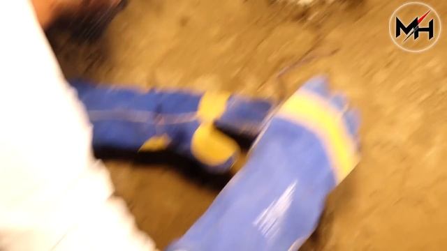 जब 80 साल पुराने घर में मिला सांपो का परिवार, अच्छा हुआ ये हैरतअंगेज कारनामा कैमरे में कैद हो गया।? смотреть онлайн