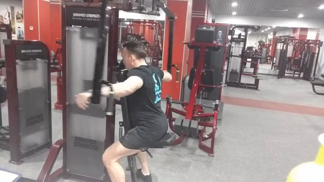 Обратные разводки в тренажёре на задние дельты 33 на 12 смотреть онлайн