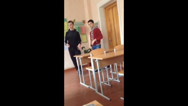 Давай я тебе покажу как планшет разбивается! смотреть онлайн