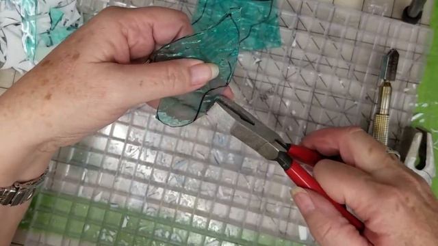 How to do Stained Glass for Beginners- Easy Christmas Stocking Ornament смотреть онлайн