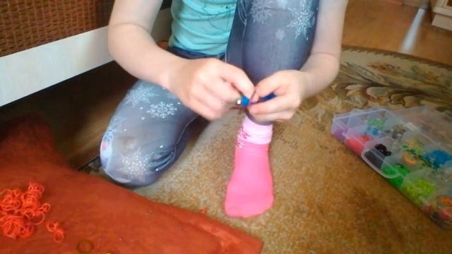 Как плести снежинки из резинок смотреть онлайн