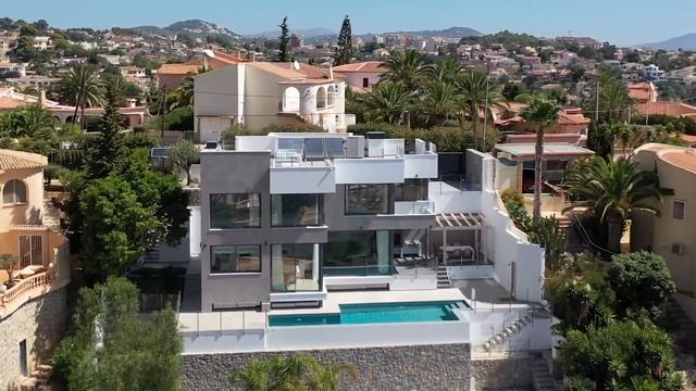 Красивая меблированная вилла на берегу моря в Кальпе смотреть онлайн